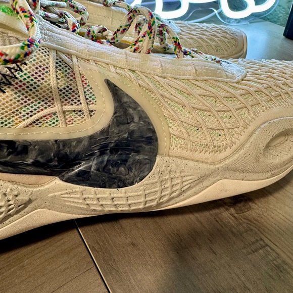 Nike Mens Cosmic Sneakers- like new - Picture 8 of 11